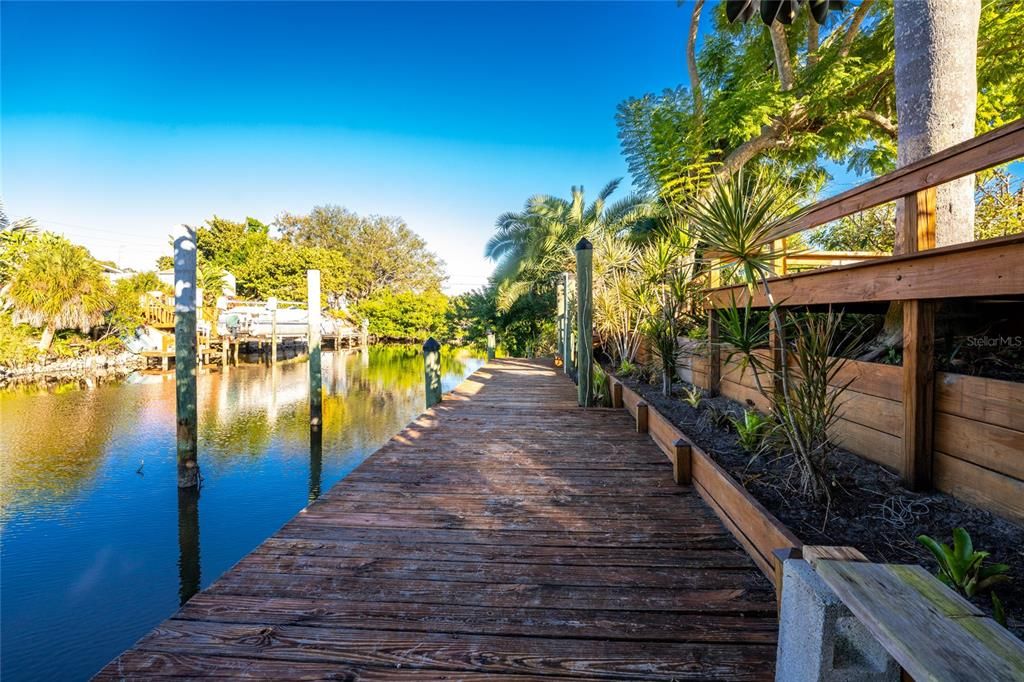 For Sale: $214,900 (2 beds, 2 baths, 1464 Square Feet)