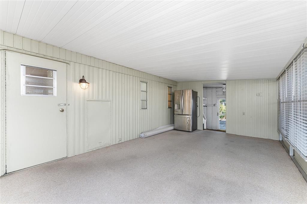 For Sale: $214,900 (2 beds, 2 baths, 1464 Square Feet)