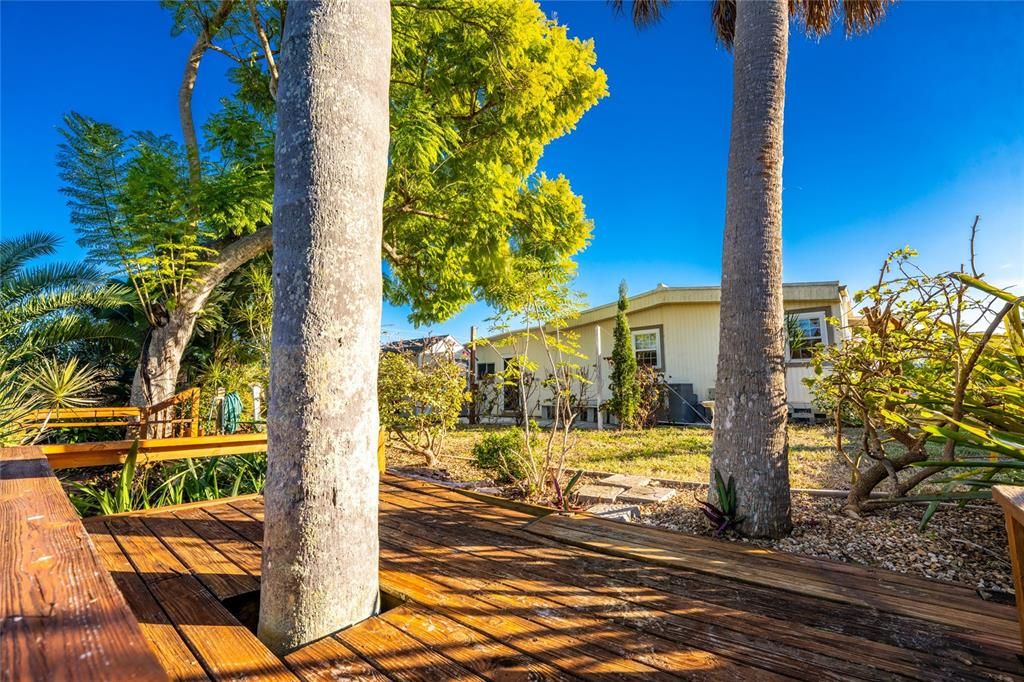 For Sale: $214,900 (2 beds, 2 baths, 1464 Square Feet)