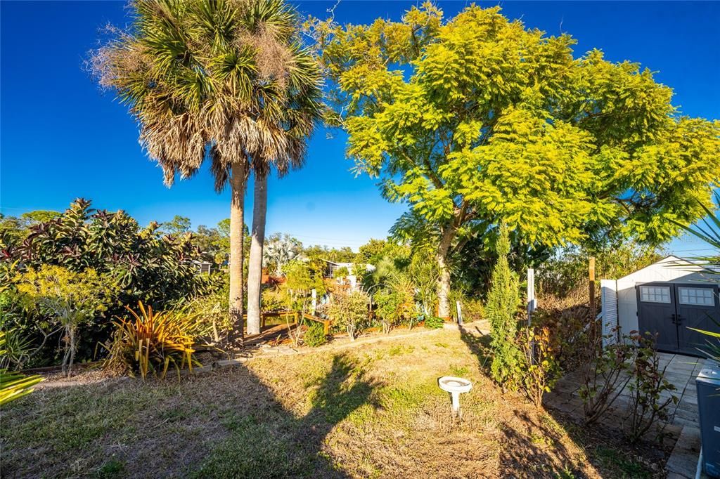 For Sale: $214,900 (2 beds, 2 baths, 1464 Square Feet)