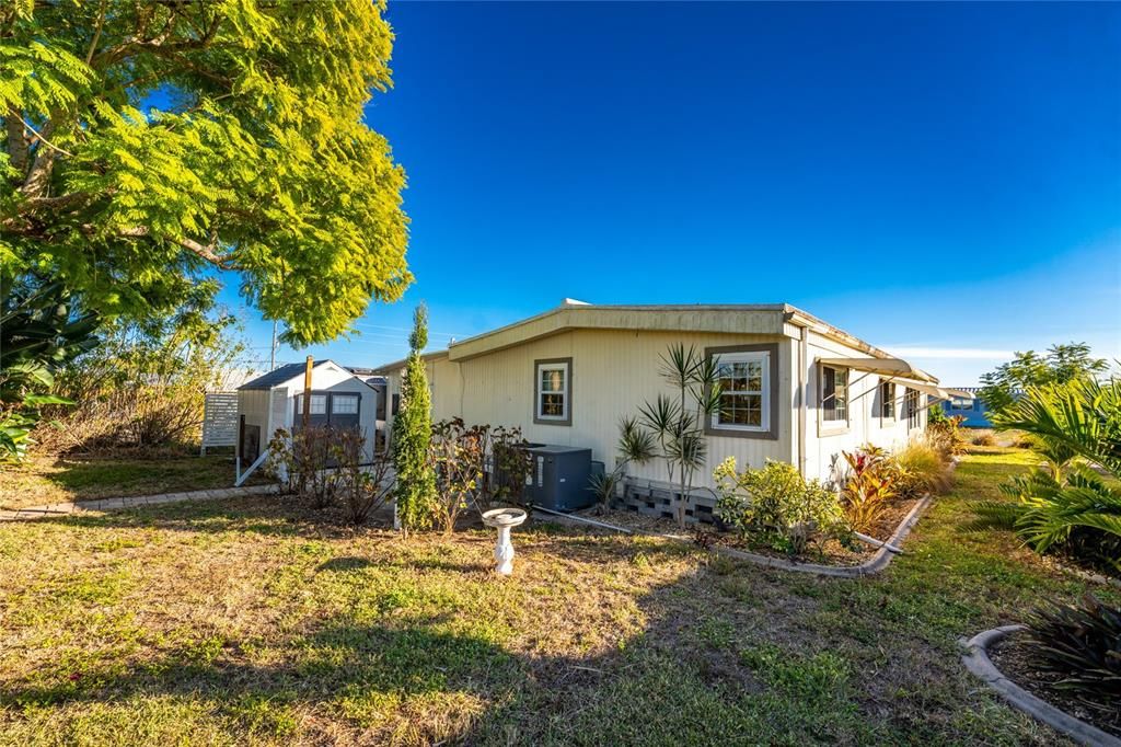 For Sale: $214,900 (2 beds, 2 baths, 1464 Square Feet)