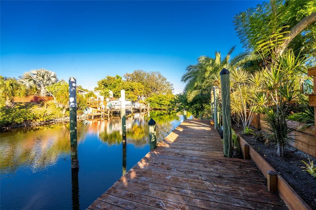 For Sale: $214,900 (2 beds, 2 baths, 1464 Square Feet)