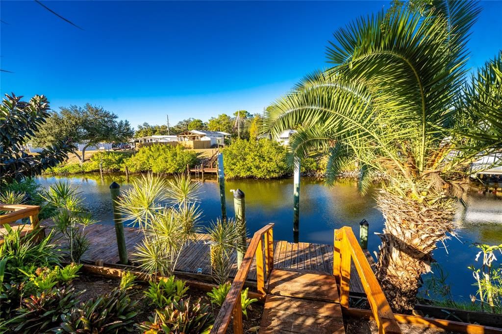 For Sale: $214,900 (2 beds, 2 baths, 1464 Square Feet)