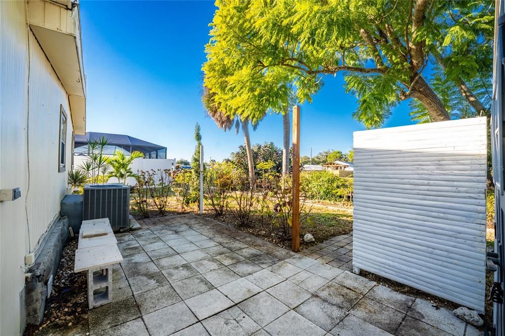 For Sale: $214,900 (2 beds, 2 baths, 1464 Square Feet)