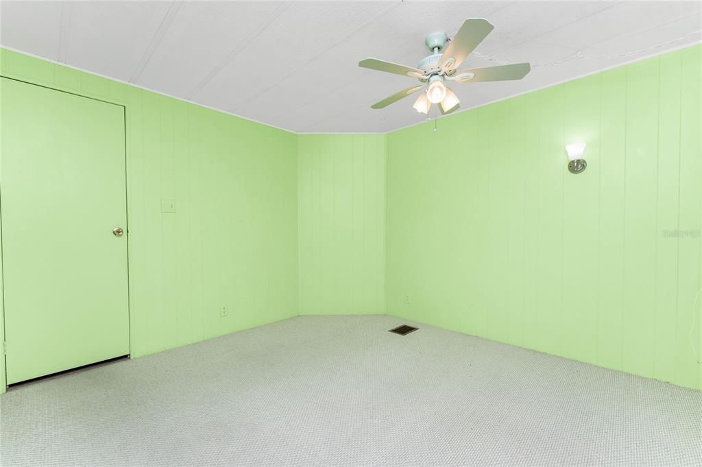 For Sale: $214,900 (2 beds, 2 baths, 1464 Square Feet)