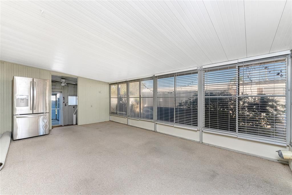 For Sale: $214,900 (2 beds, 2 baths, 1464 Square Feet)