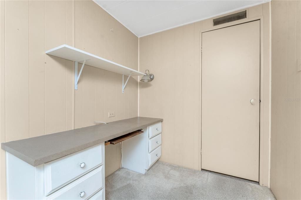 For Sale: $214,900 (2 beds, 2 baths, 1464 Square Feet)