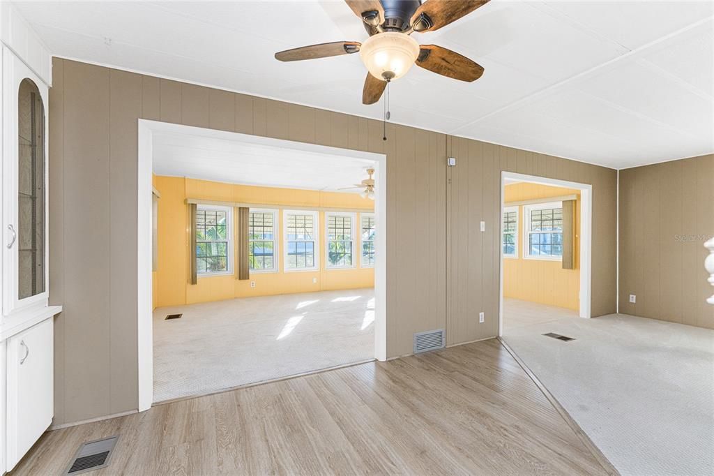 For Sale: $214,900 (2 beds, 2 baths, 1464 Square Feet)