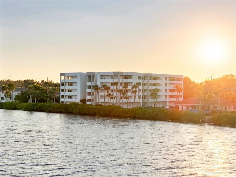 For Sale: $434,999 (3 beds, 2 baths, 1480 Square Feet)