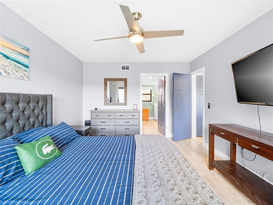 For Sale: $434,999 (3 beds, 2 baths, 1480 Square Feet)