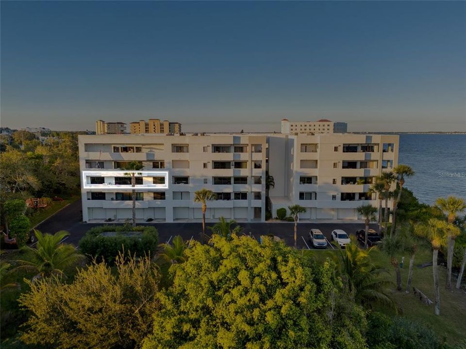 For Sale: $434,999 (3 beds, 2 baths, 1480 Square Feet)