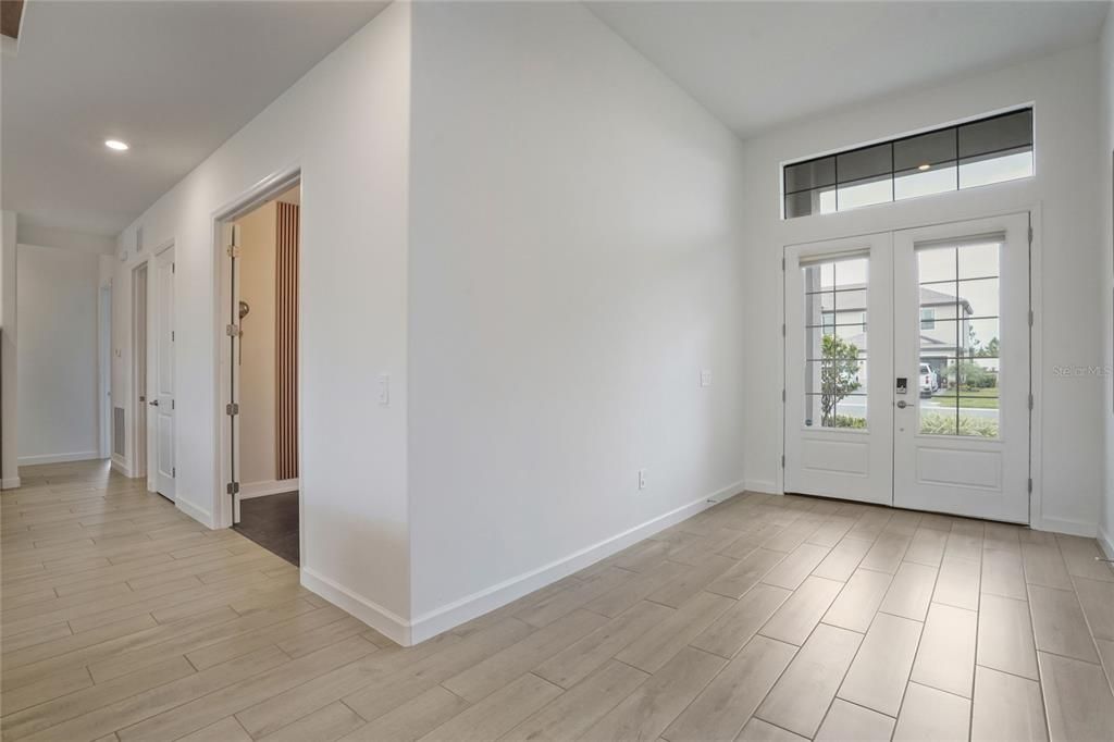 En Venta: $750,000 (3 camas, 3 baños, 2650 Pies cuadrados)