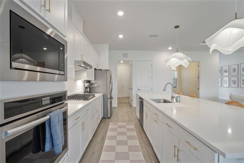 En Venta: $750,000 (3 camas, 3 baños, 2650 Pies cuadrados)