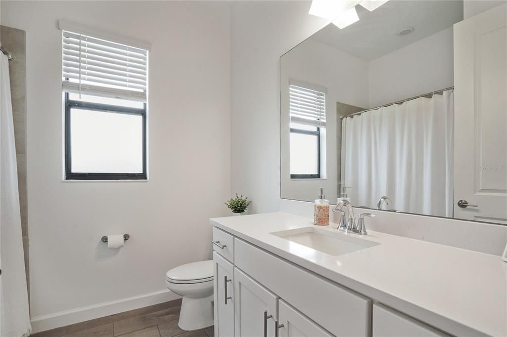 En Venta: $750,000 (3 camas, 3 baños, 2650 Pies cuadrados)