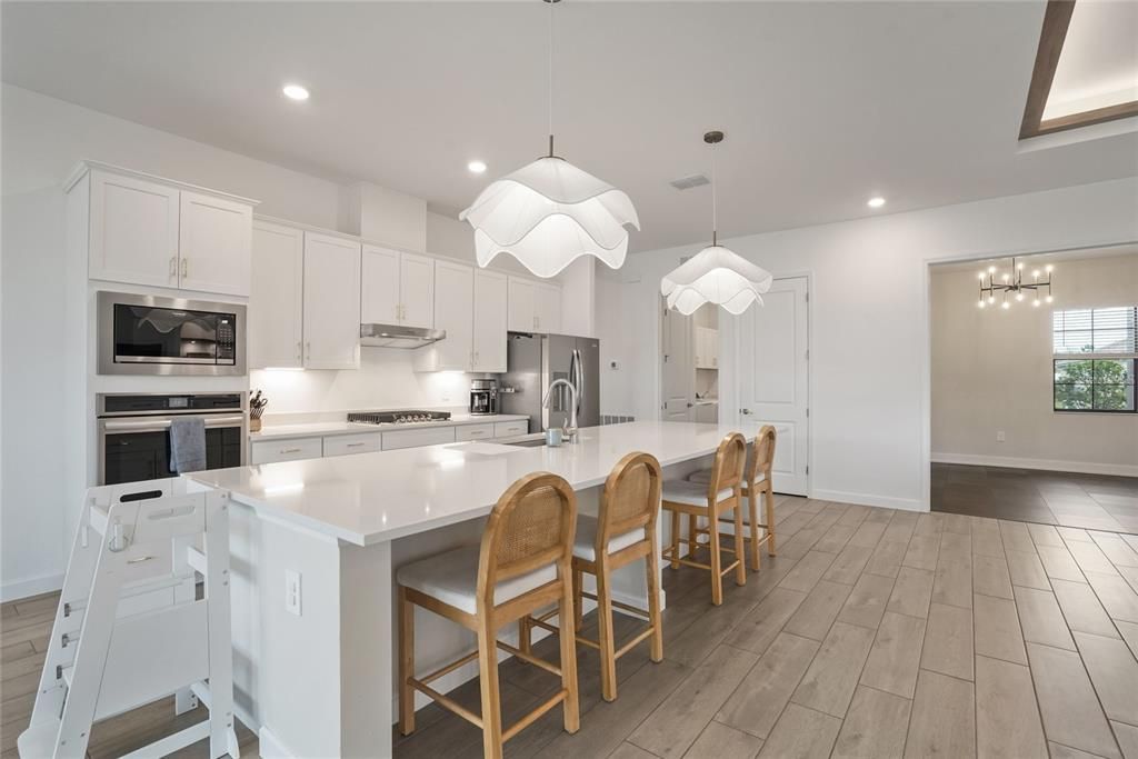 En Venta: $750,000 (3 camas, 3 baños, 2650 Pies cuadrados)