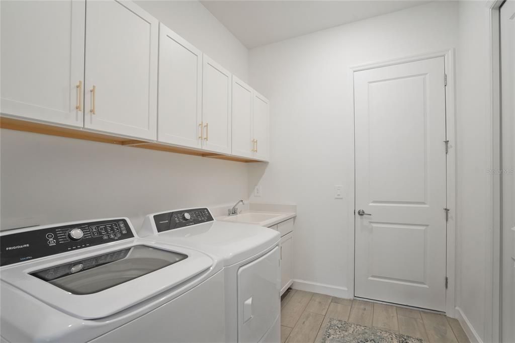 En Venta: $750,000 (3 camas, 3 baños, 2650 Pies cuadrados)