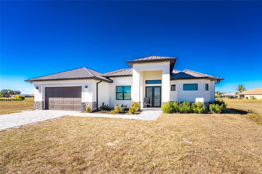 En Venta: $469,000 (4 camas, 2 baños, 1973 Pies cuadrados)