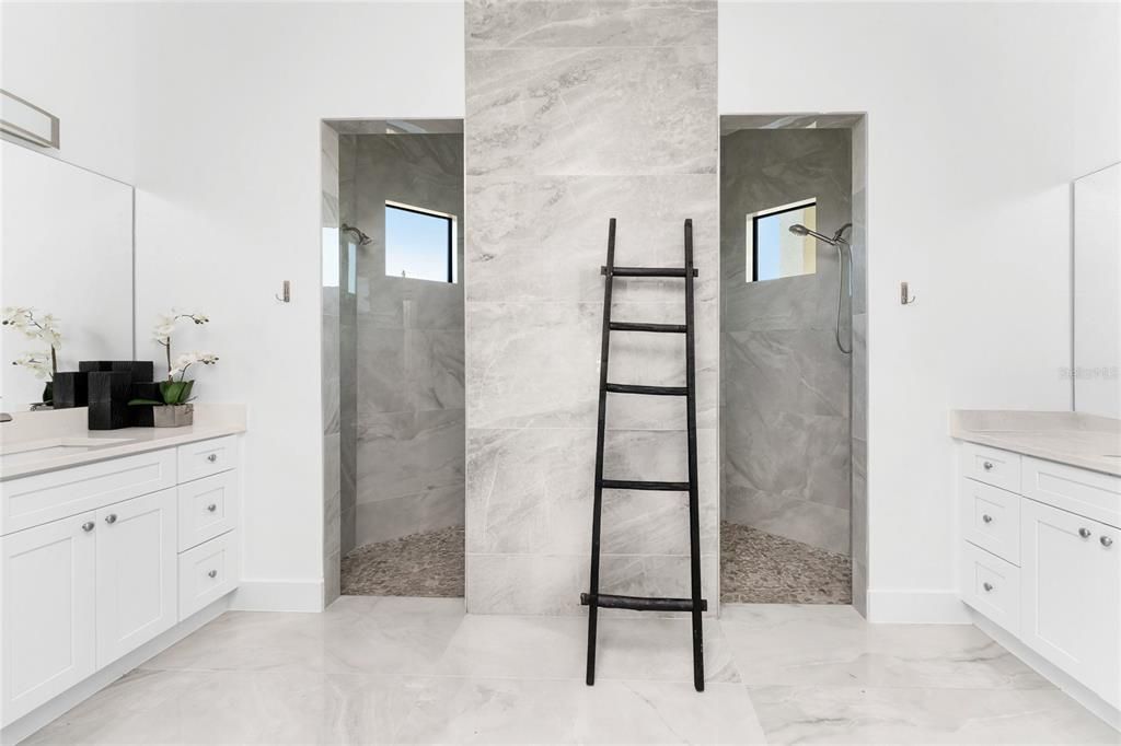 En Venta: $469,000 (4 camas, 2 baños, 1973 Pies cuadrados)