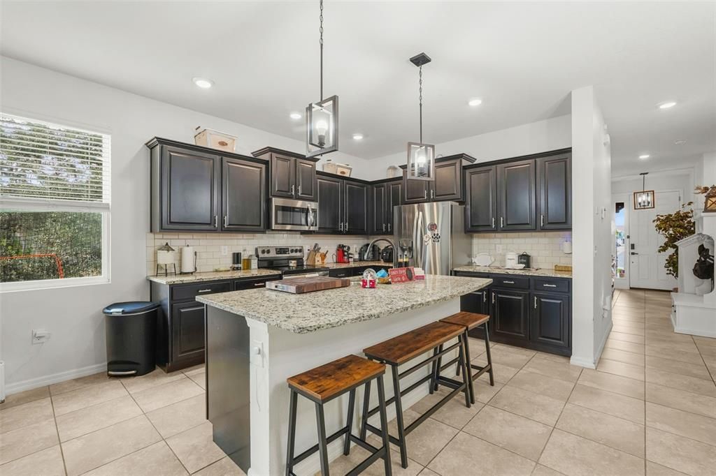 На продажу: $395,000 (3 спален, 2 ванн, 1819 Квадратных фут)