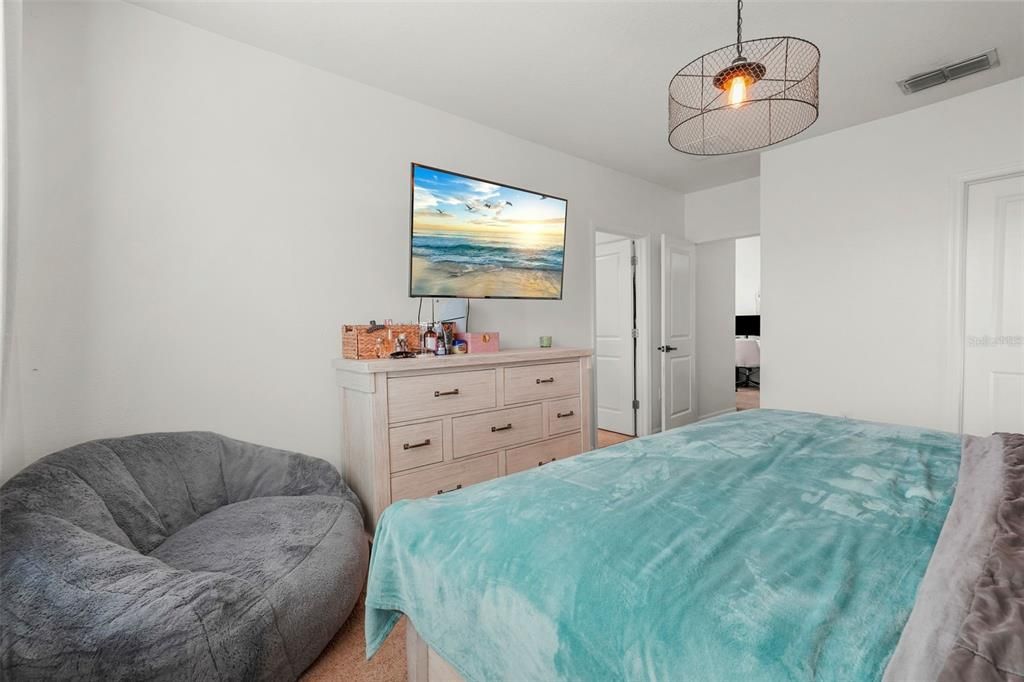 На продажу: $395,000 (3 спален, 2 ванн, 1819 Квадратных фут)