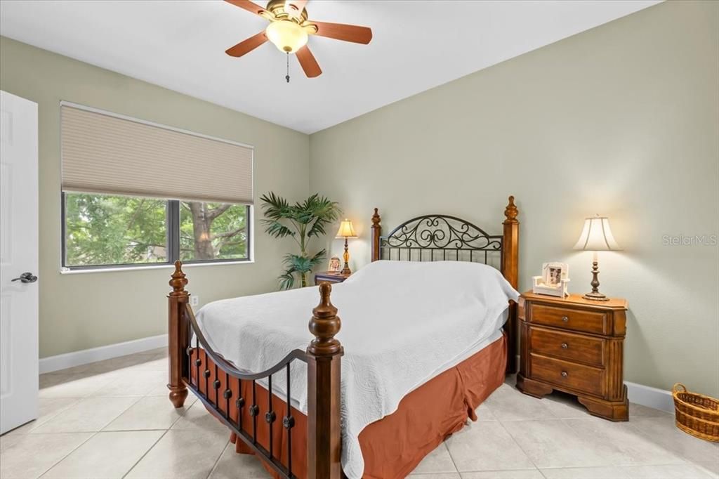 待售: $259,999 (3 贝兹, 2 浴室, 1210 平方英尺)