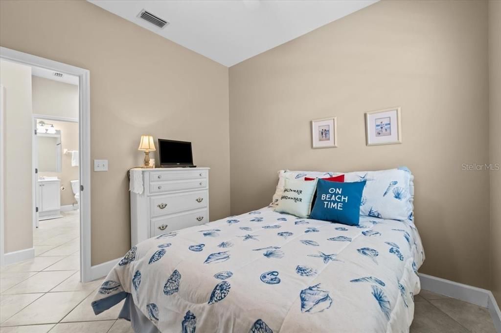 待售: $259,999 (3 贝兹, 2 浴室, 1210 平方英尺)