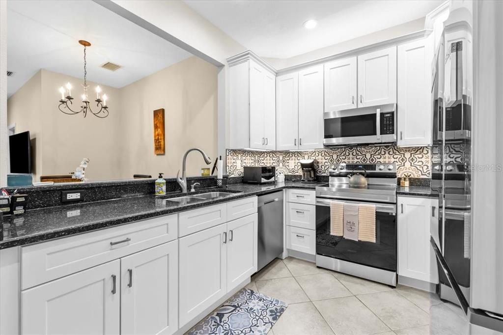 待售: $259,999 (3 贝兹, 2 浴室, 1210 平方英尺)