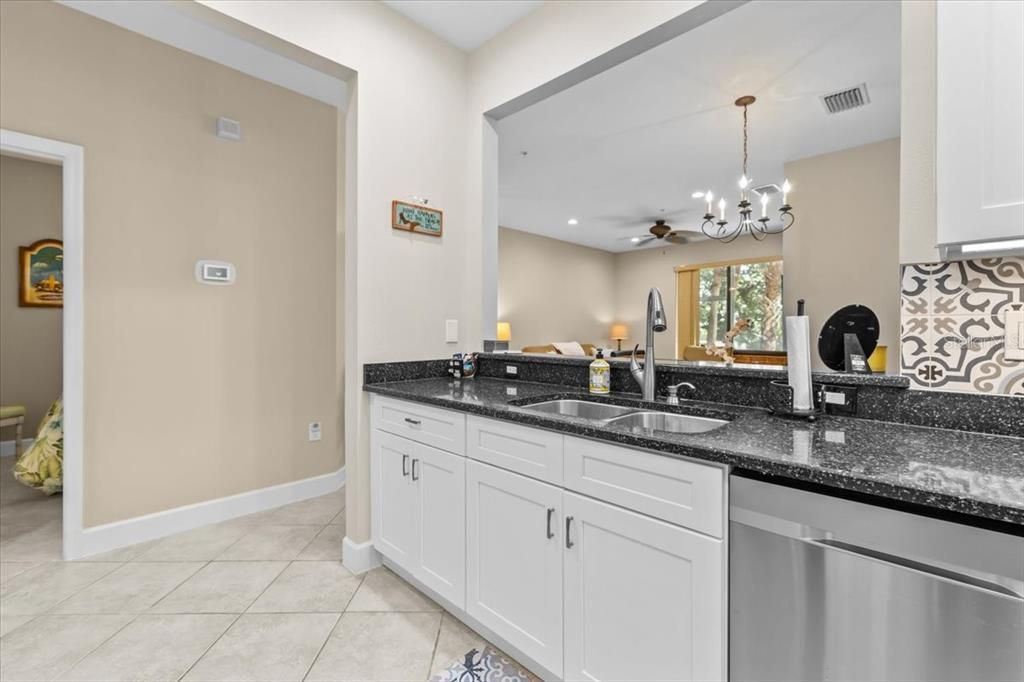 待售: $259,999 (3 贝兹, 2 浴室, 1210 平方英尺)