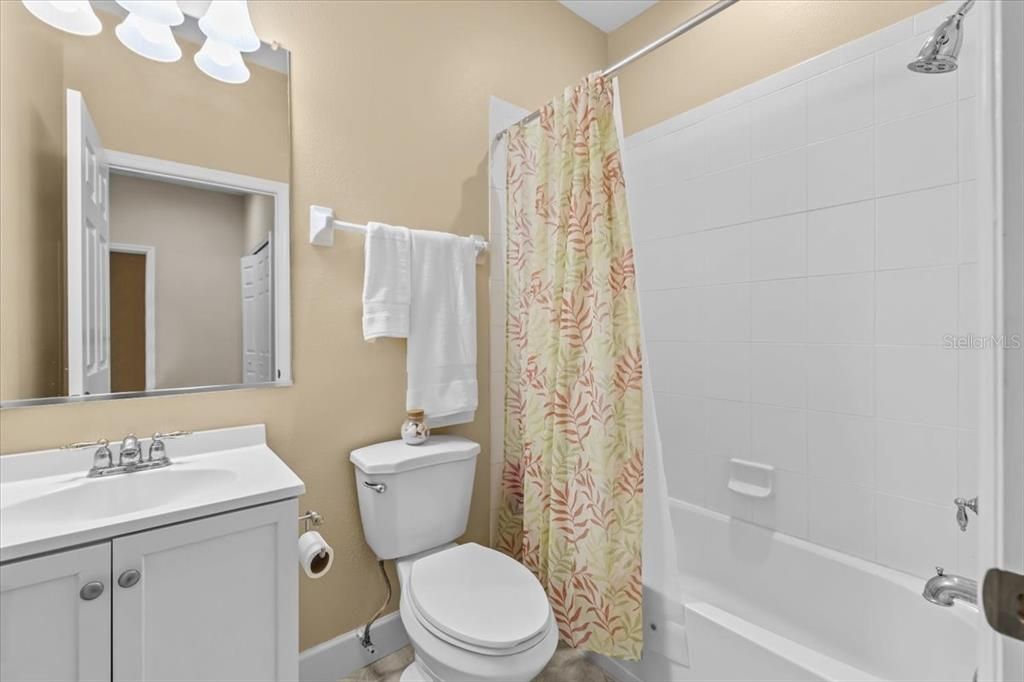 待售: $259,999 (3 贝兹, 2 浴室, 1210 平方英尺)