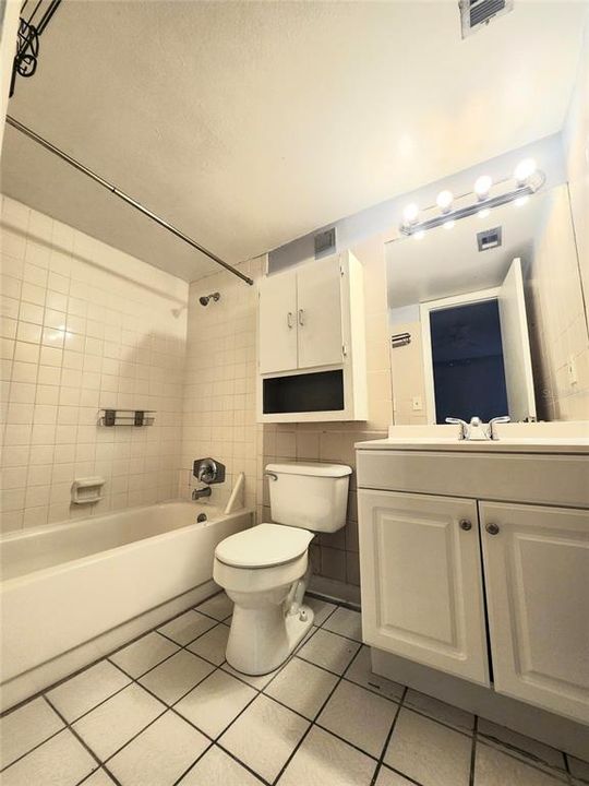 待售: $165,000 (3 贝兹, 2 浴室, 1112 平方英尺)