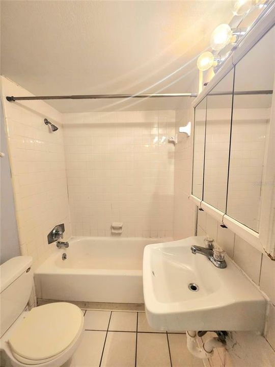 待售: $165,000 (3 贝兹, 2 浴室, 1112 平方英尺)