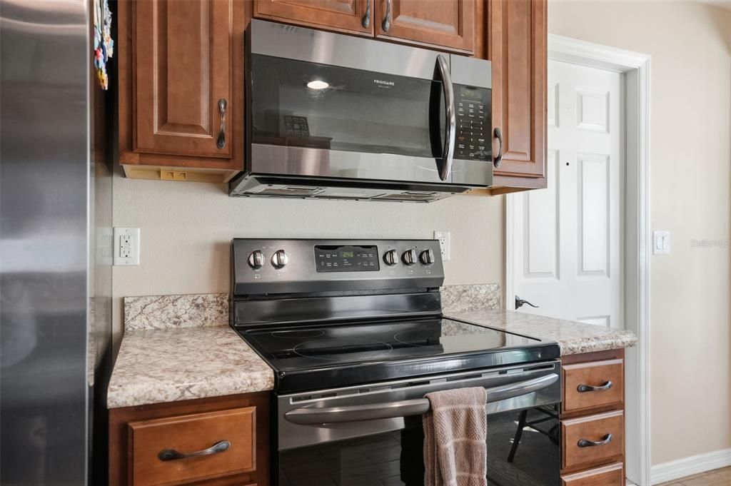 На продажу: $325,000 (3 спален, 2 ванн, 1590 Квадратных фут)