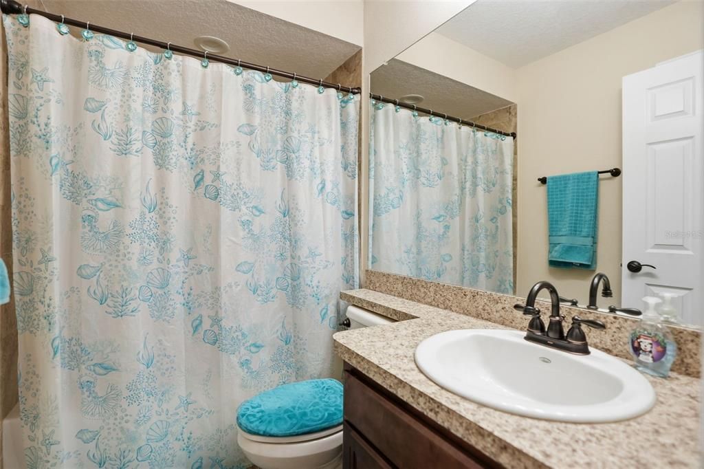 На продажу: $325,000 (3 спален, 2 ванн, 1590 Квадратных фут)