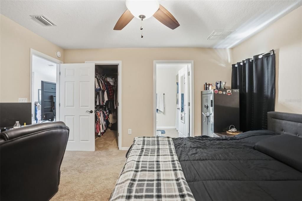 На продажу: $325,000 (3 спален, 2 ванн, 1590 Квадратных фут)