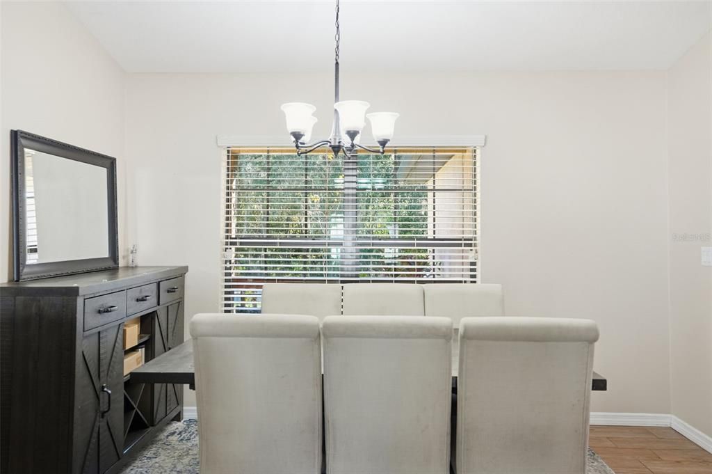 На продажу: $325,000 (3 спален, 2 ванн, 1590 Квадратных фут)