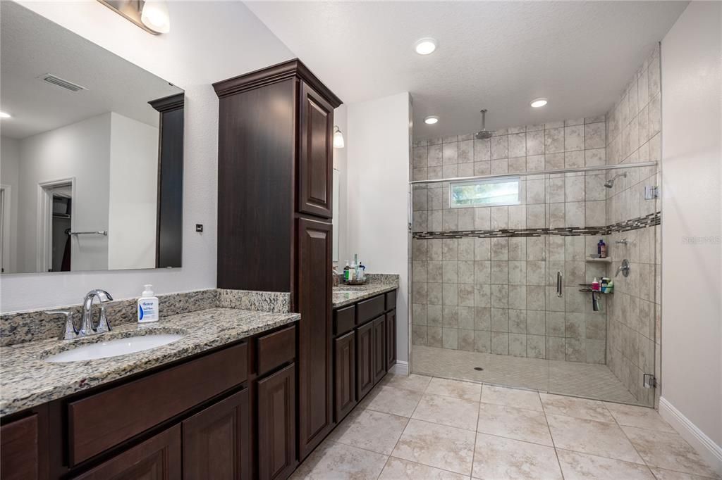 For Sale: $759,000 (4 beds, 3 baths, 3130 Square Feet)