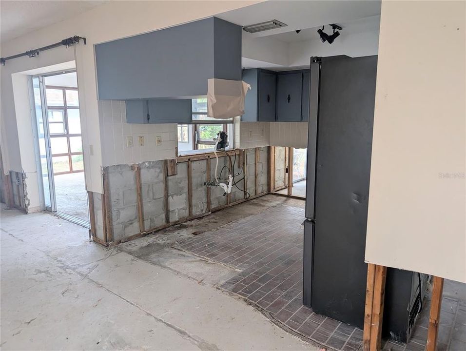 For Sale: $429,900 (3 beds, 2 baths, 1883 Square Feet)