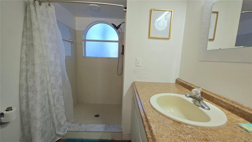 For Sale: $230,000 (3 beds, 2 baths, 1301 Square Feet)