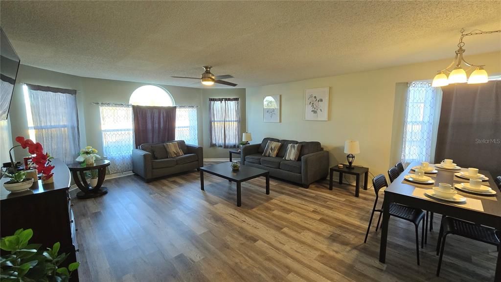 For Sale: $230,000 (3 beds, 2 baths, 1301 Square Feet)