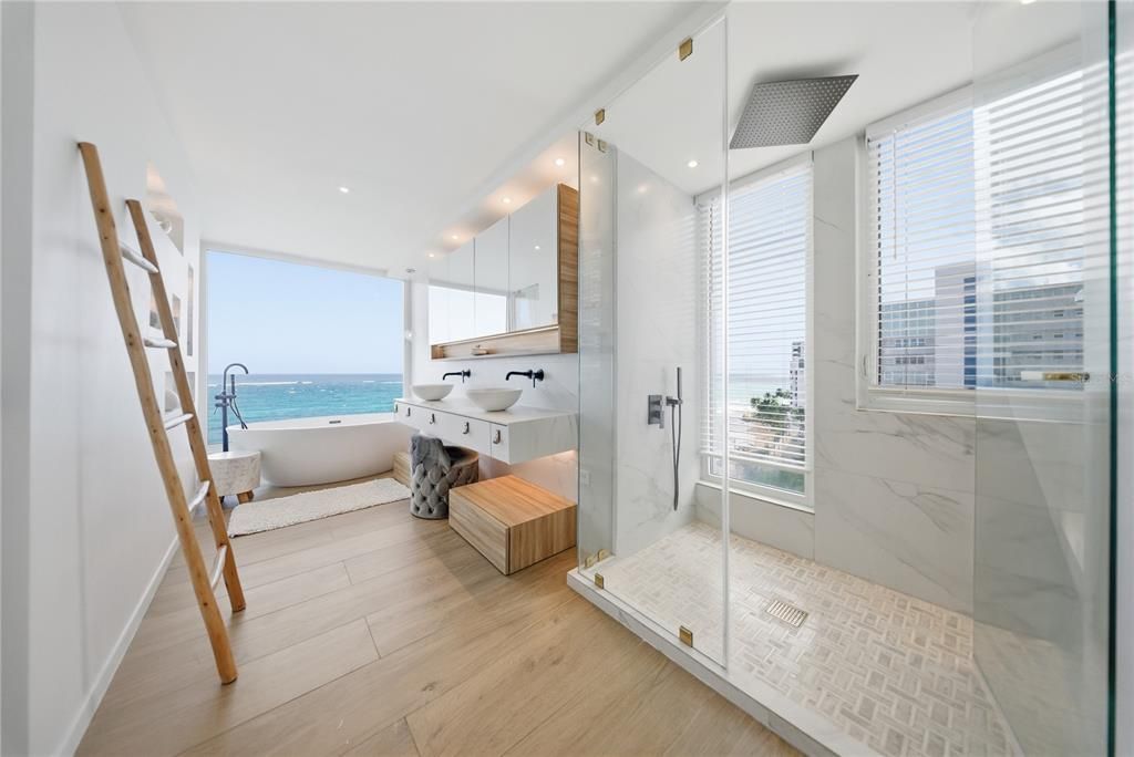 For Sale: $5,249,000 (4 beds, 5 baths, 3200 Square Feet)