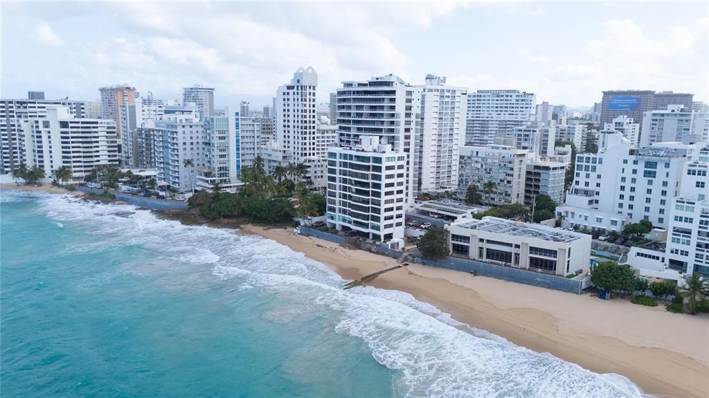 For Sale: $5,249,000 (4 beds, 5 baths, 3200 Square Feet)