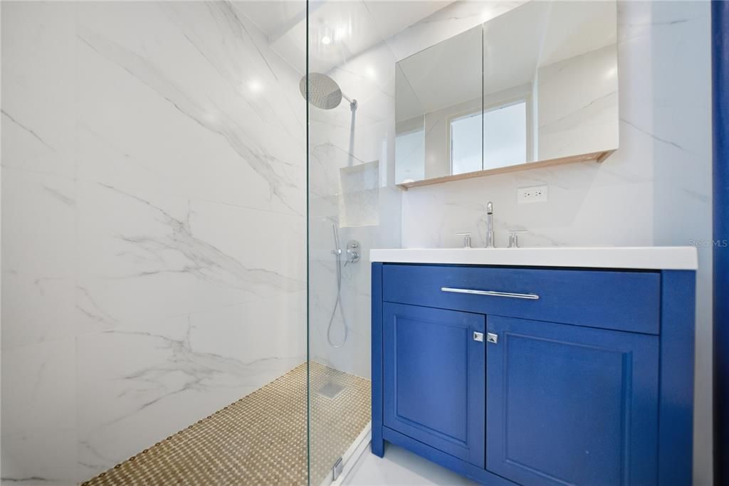 For Sale: $5,249,000 (4 beds, 5 baths, 3200 Square Feet)