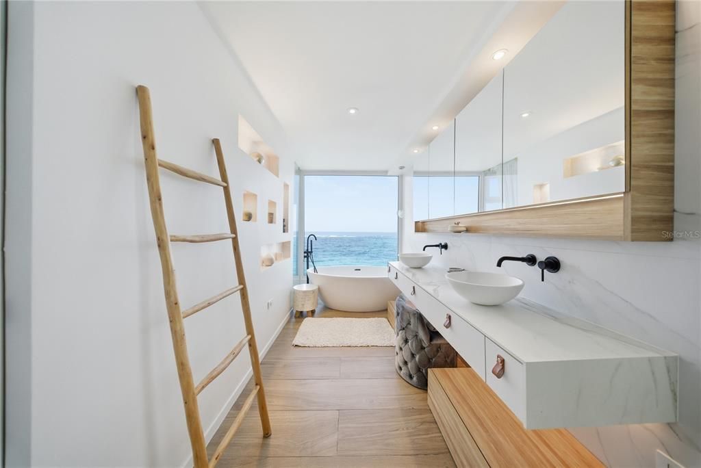 For Sale: $5,249,000 (4 beds, 5 baths, 3200 Square Feet)