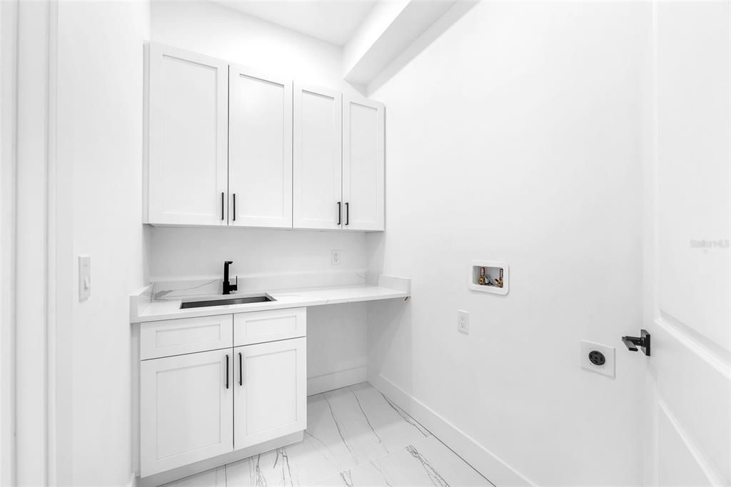 For Rent: $4,700 (4 beds, 4 baths, 3001 Square Feet)