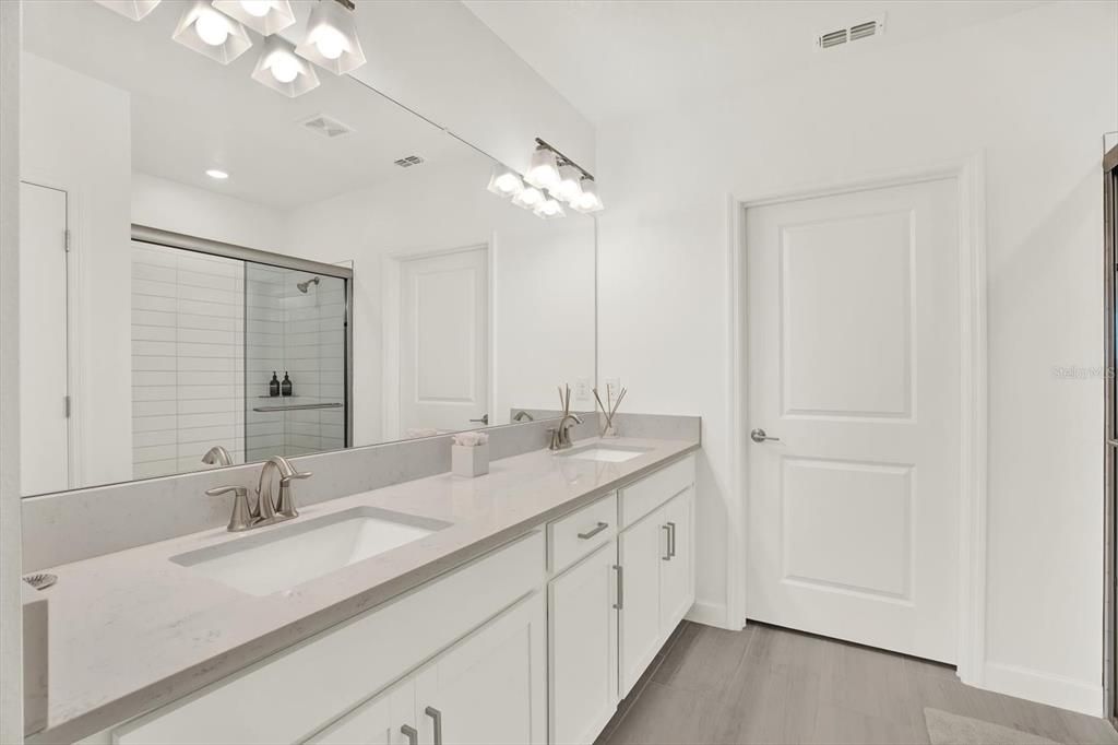 For Sale: $230,000 (2 beds, 2 baths, 1405 Square Feet)