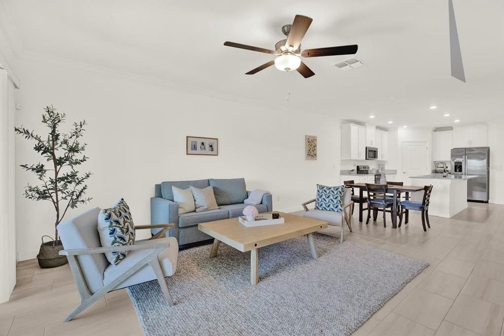 For Sale: $230,000 (2 beds, 2 baths, 1405 Square Feet)