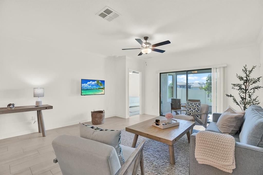 For Sale: $230,000 (2 beds, 2 baths, 1405 Square Feet)