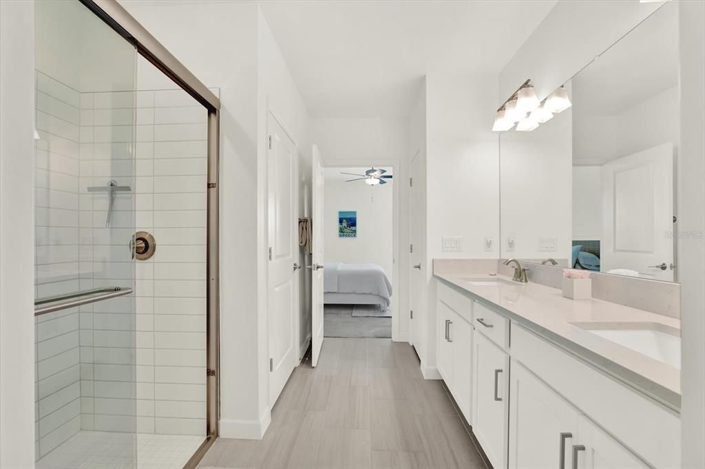 For Sale: $230,000 (2 beds, 2 baths, 1405 Square Feet)