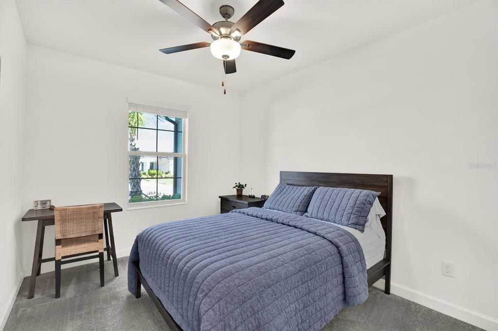 For Sale: $230,000 (2 beds, 2 baths, 1405 Square Feet)