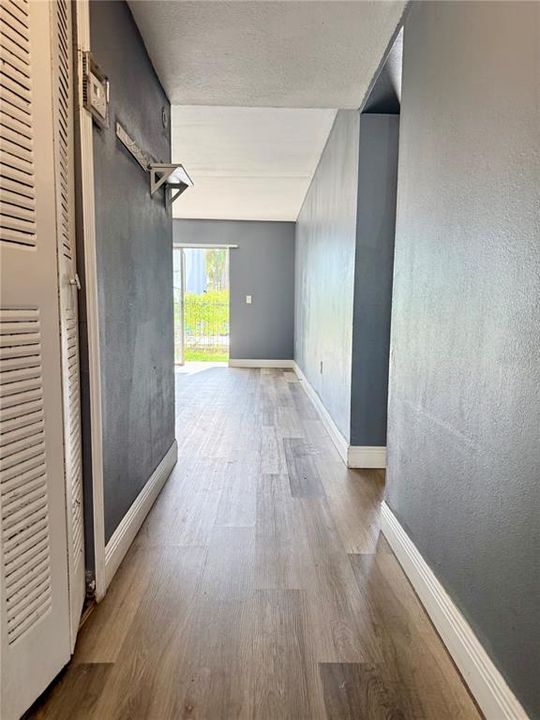 For Rent: $1,800 (2 beds, 1 baths, 1208 Square Feet)